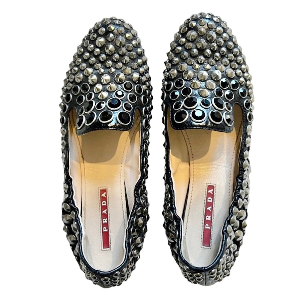 𝐏𝐫𝐚𝐝𝐚 Women’s Leather Studded Embellishment Stretchy Loafers Size 35.5